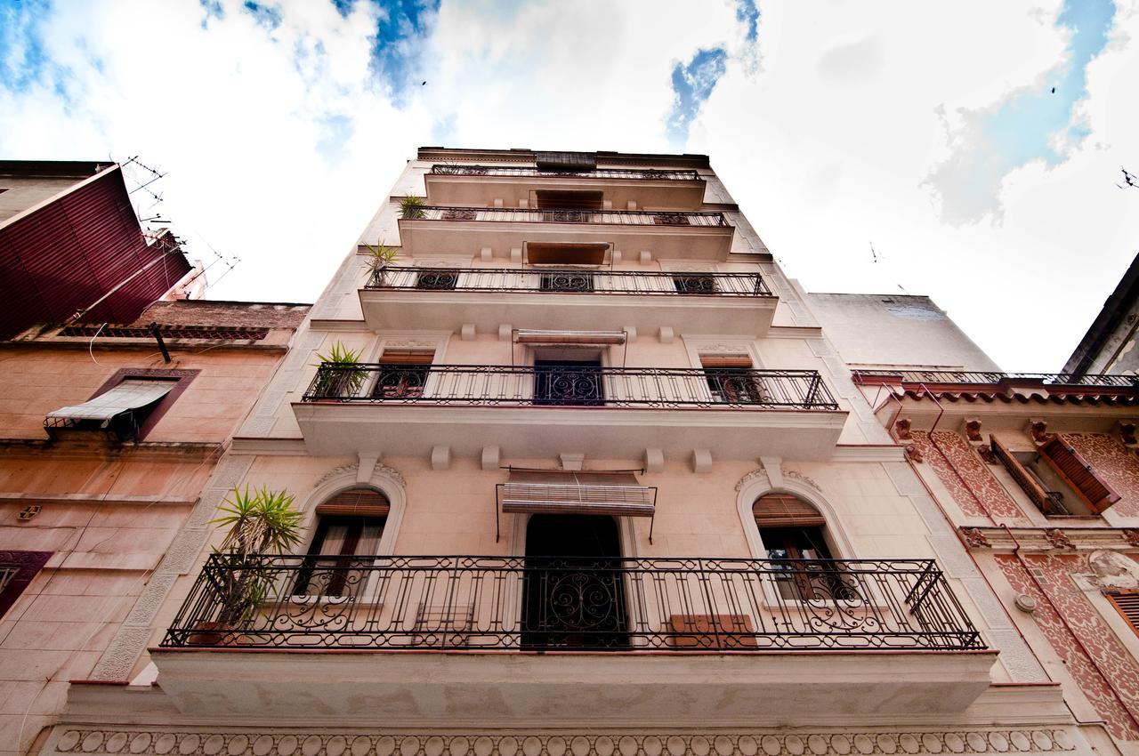 Barceloneta Suites Apartments Beach, Barcelona
